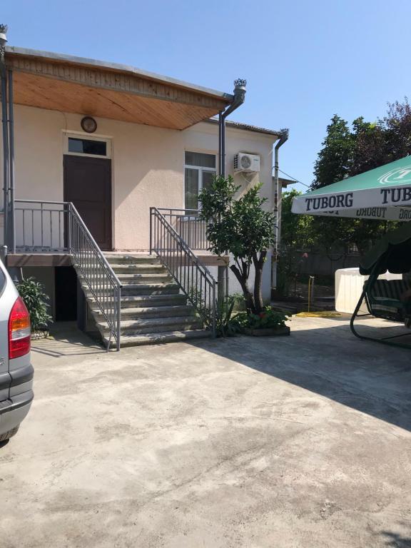 Гостевой Дом С Садом Hotel Gagra Esterno foto
