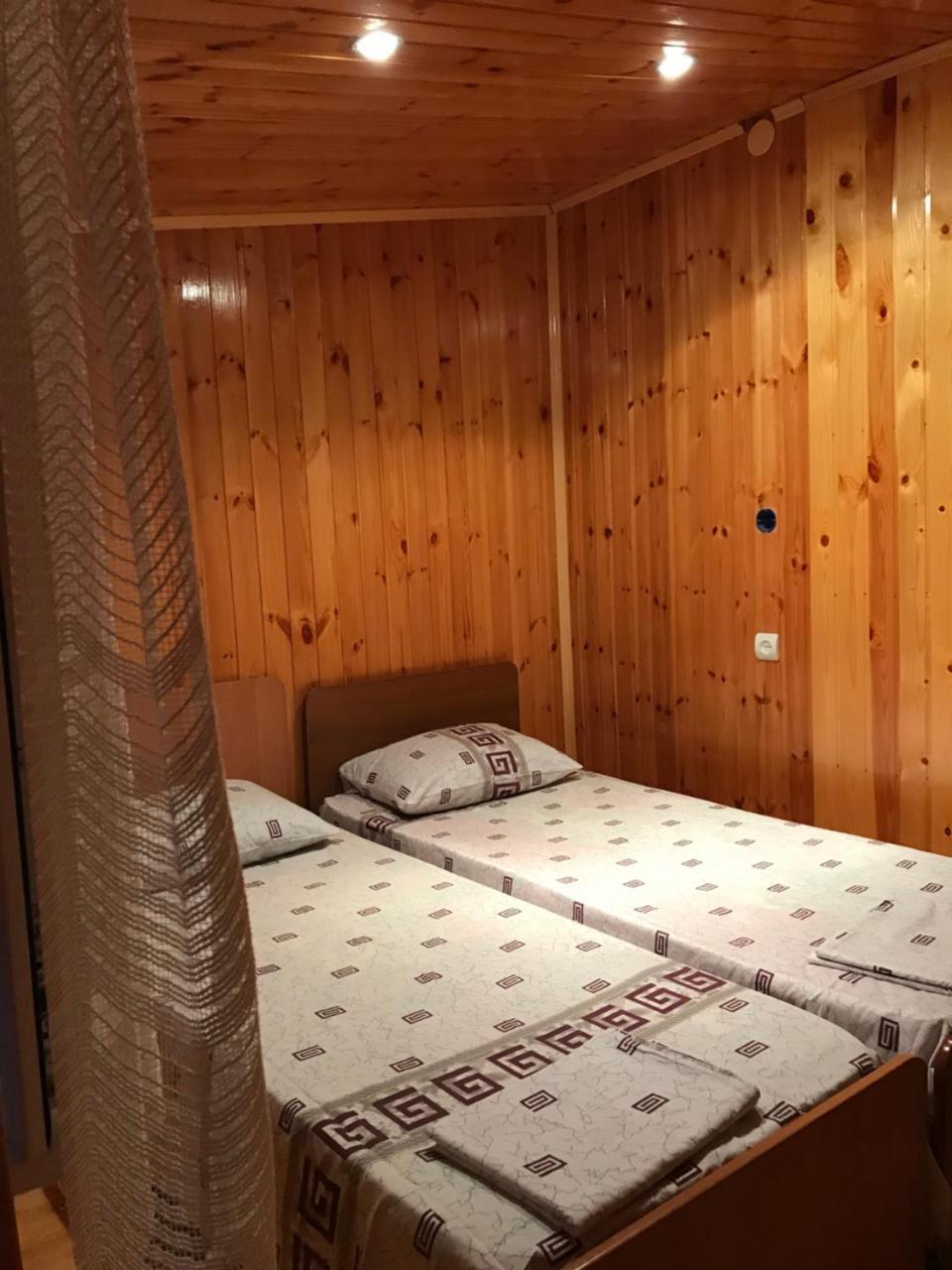 Гостевой Дом С Садом Hotel Gagra Esterno foto