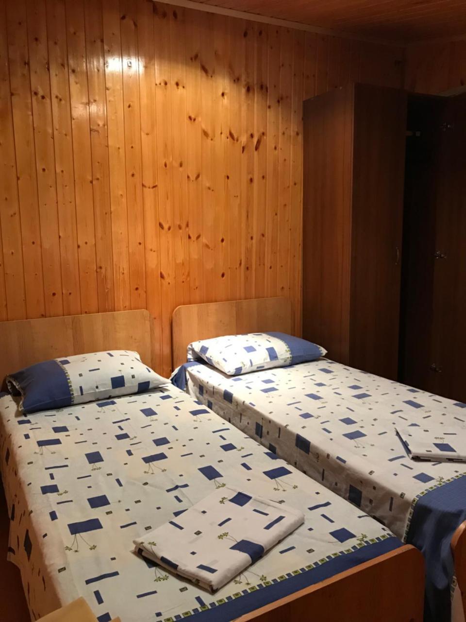 Гостевой Дом С Садом Hotel Gagra Esterno foto